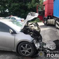 Біля Тернополя зіткнулися легківка та вантажівка: є потерпілі (Фото)