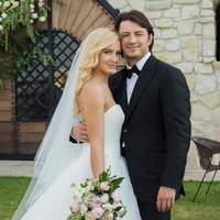 «Щоб тобі було не соромно зі мною вийти в люди» – Притула зворушливо привітав дружину з 5-ою річницею одруження