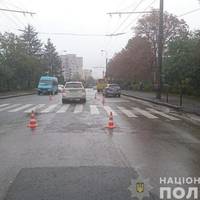 У Тернополі автівка збила дівчинку на переході, яка йшла до школи (ФОТО)
