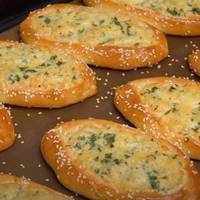Човники» з сирно-часниковою начинкою готую замість хліба