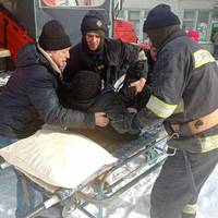В автівках замерзали люди: на Тернопільщині десятки водіїв потрапили до снігових пасток (фото)