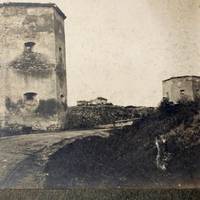 Замок в селі Кривче на фото 1900 року