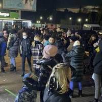 Відвідувачів вивели на вулицю: у Тернополі перевіряють інформацію про замінування торгових центрів