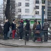 Біля банкоматів у Тернополі – черги