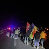 Жителі Бучаччини на колінах зустріли тіло захисника України