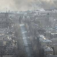 Окупанти знищили один із корпусів міської лікарні в Маріуполі, живцем згоріли майже 50 людей