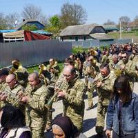 На Тернопільщині попрощалися з Героєм Романом Василинюком