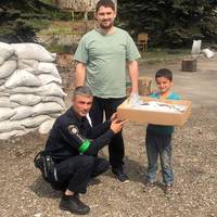 В Тернополі сім’я зробила сюрприз для правоохоронців на блокпосту (ФОТО)
