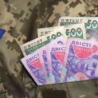 Зарплати військових пропонують підвищити за рахунок надбавок нардепів: петиція набрала голоси