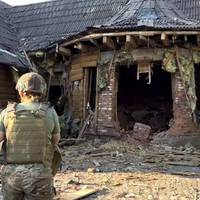 На Донеччині росіяни обстріляли будинок, де жили волонтери з Тернополя