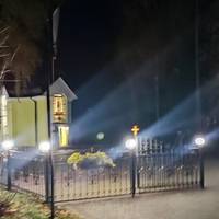 Поки тернополяни економлять електрику, один із храмів світиться навіть вночі (фото)