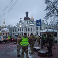 СБУ проводить обшуки у Києво-Печерській Лаврі