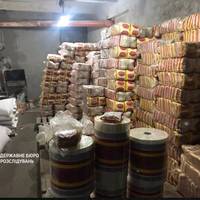 Спецслужби викрили організовану групу, яка перепродавала продукти харчування, які призначалися ЗСУ