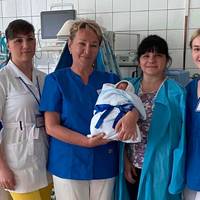 Історія боротьби: як тернопільські медики допомогли виходити немовля вагою 550 грамів?
