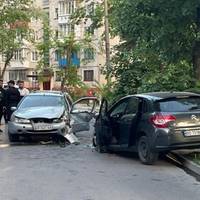 ДТП у Тернополі: постраждалого затисло в авто