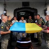 У громаді на Тернопільщині попрощалися з полеглим воїном Олександром Пастеркевичем