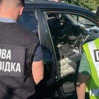 У селищі Підволочиськ на Тернопільщині затримали військового з хабарем