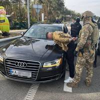 Ошукали матір загиблого військового на 7,5 млн гривень: поліція затримала одного з організаторів масштабної шахрайської мережі