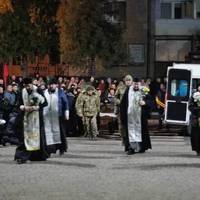 Шумська громада на колінах зустріла Героя