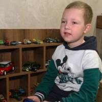 Першокласник Устим продав колекцію машинок, щоб купити дрон військовим