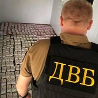 Хата встелена грошима: житель Тернопільщини з помічницею за 7 тис євро вивозили ухилянтів за кордон (фото)