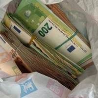 На кордоні затримано українця, який перевозив 265 тисяч євро