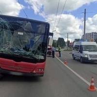 Постраждало 3 пасажирів: у Тернополі сталася ДТП за участі маршрутного автобуса