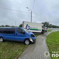 На Тернопільщині зіткнулись два автомобілі: постраждала 15-річна дівчина