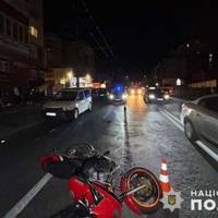 У Тернополі на Бандери збили мотоцикліста (фото)