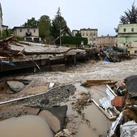 Відоме польське місто пішло під воду: з'явилися страшні кадри наслідків масштабної повені (фото)
