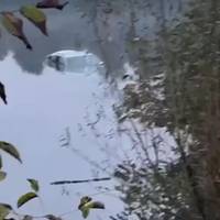 У Колодіївці автомобіль злетів з дороги у став