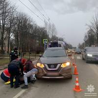 Збили людину на Лесі Українки: на місці працюють медики