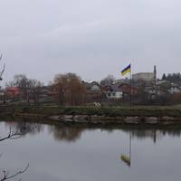 У Козові до Дня Збройних сил встановили 10-метровий флагшток з українським стягом