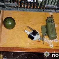Дві гранати в машині колишньої дружини залишив житель Тернополя