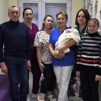 У Тернополі медики понад сто днів виходжували немовля, яке народилося з вагою 900 грамів
