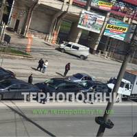Зіткнулися 4 авто: ДТП біля центрального стадіону в Тернополі (ФОТО)
