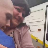 Мама військового, звільненого з полону, перевищила швидкість, поспішаючи до нього. Дізнавшись, поліція відпустила її