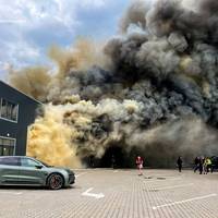 Горів супермаркет, люди не постраждали: поліція про пожежу на Об’їзній