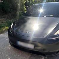 Штраф і розшук: на трасі зупинили Tesla з боргом у понад 30 тисяч гривень