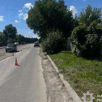 На ходу випала з авто: на Тернопільщині жінка постраждала під час сварки з братом