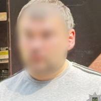 У Тернополі чоловік побив комунальника і накинувся на поліцейських