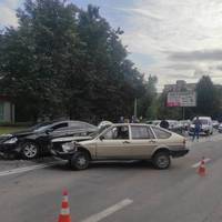 Чотири автівки не розминулися на 15 Квітня: що відомо