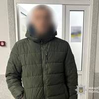 Поліцейські затримали 29-річного жителя Тернополя за підозрою у вчиненні пограбування