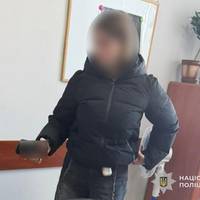 Знайшли жінку, котра залишила немовля у підʼїзд на Київській