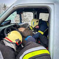 ДТП поблизу села Озеряни: рятувальники деблокували постраждалого