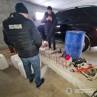 Нацполіція ліквідувала цех з фальсифікату відомих торгових марок - викрито організатора та спільників