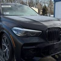 «BMW X5» під виглядом гуманітарної допомоги: митники викрили шахрайську схему (фото)