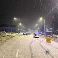 Слідчі поліції повідомили про підозру тернополянину, причетному до ДТП та незаконного обігу наркотичних засобів у складі злочинної групи