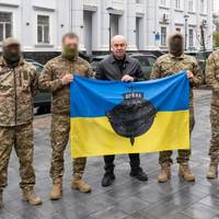 Тернопіль передав три автомобілі Renault Duster для бійців спецпідрозділу «Артан»
