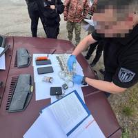 Оперативник поліції попався на хабарі у 1200 доларів за обіцянку не відкривати кримінальну справу